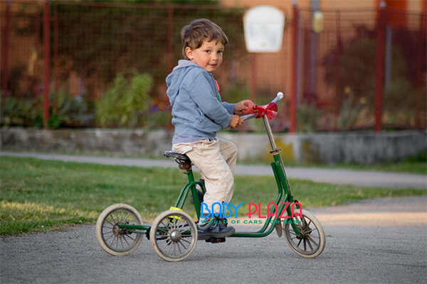 cách chọn xe đạp ba bánh cho bé dưới 5 tuổi